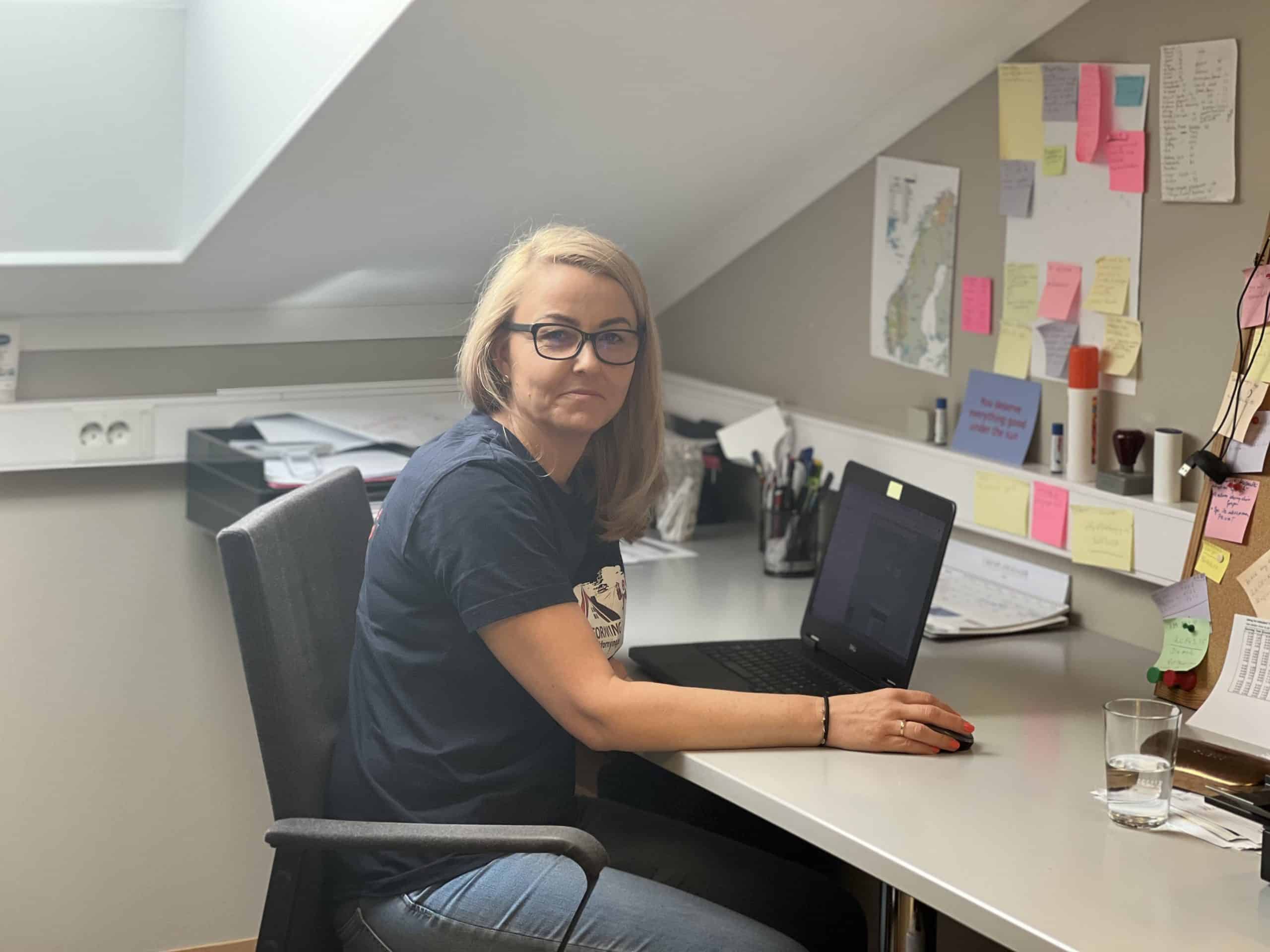 Kinga sørger for at alle ansatte i Takfornying har det bra!